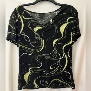 Women’s JKLA California short sleeved top. Size M